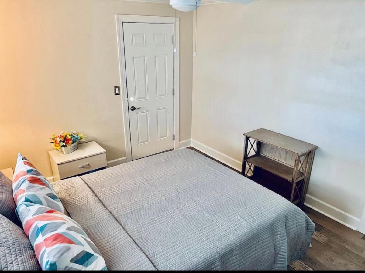 Cheerful Home With Two Bedrooms เคปคอรัล ภายนอก รูปภาพ