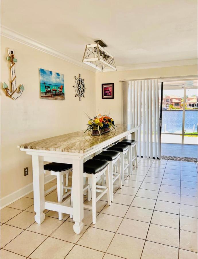 Cheerful Home With Two Bedrooms เคปคอรัล ภายนอก รูปภาพ
